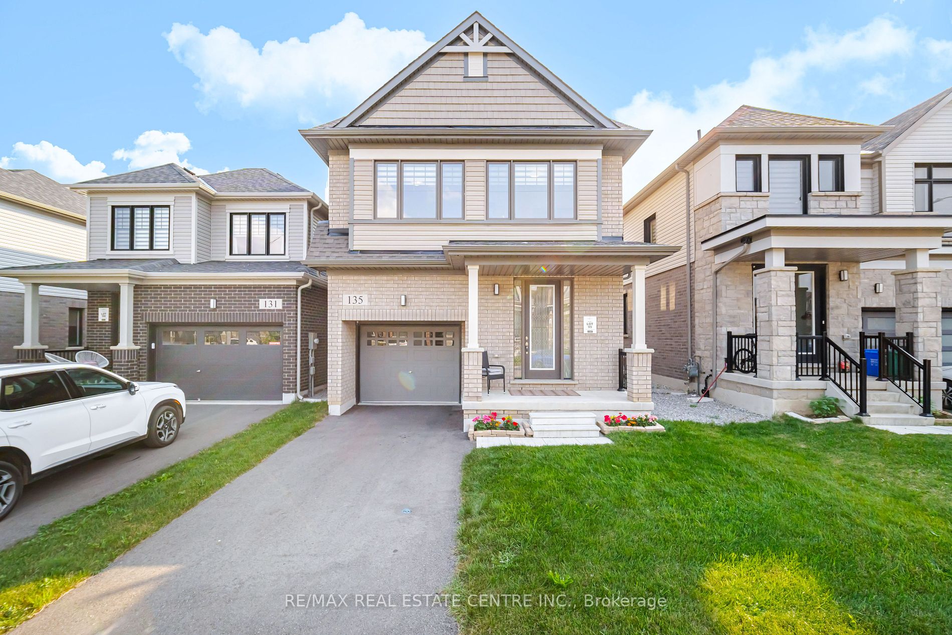 135 Fairey Crescent