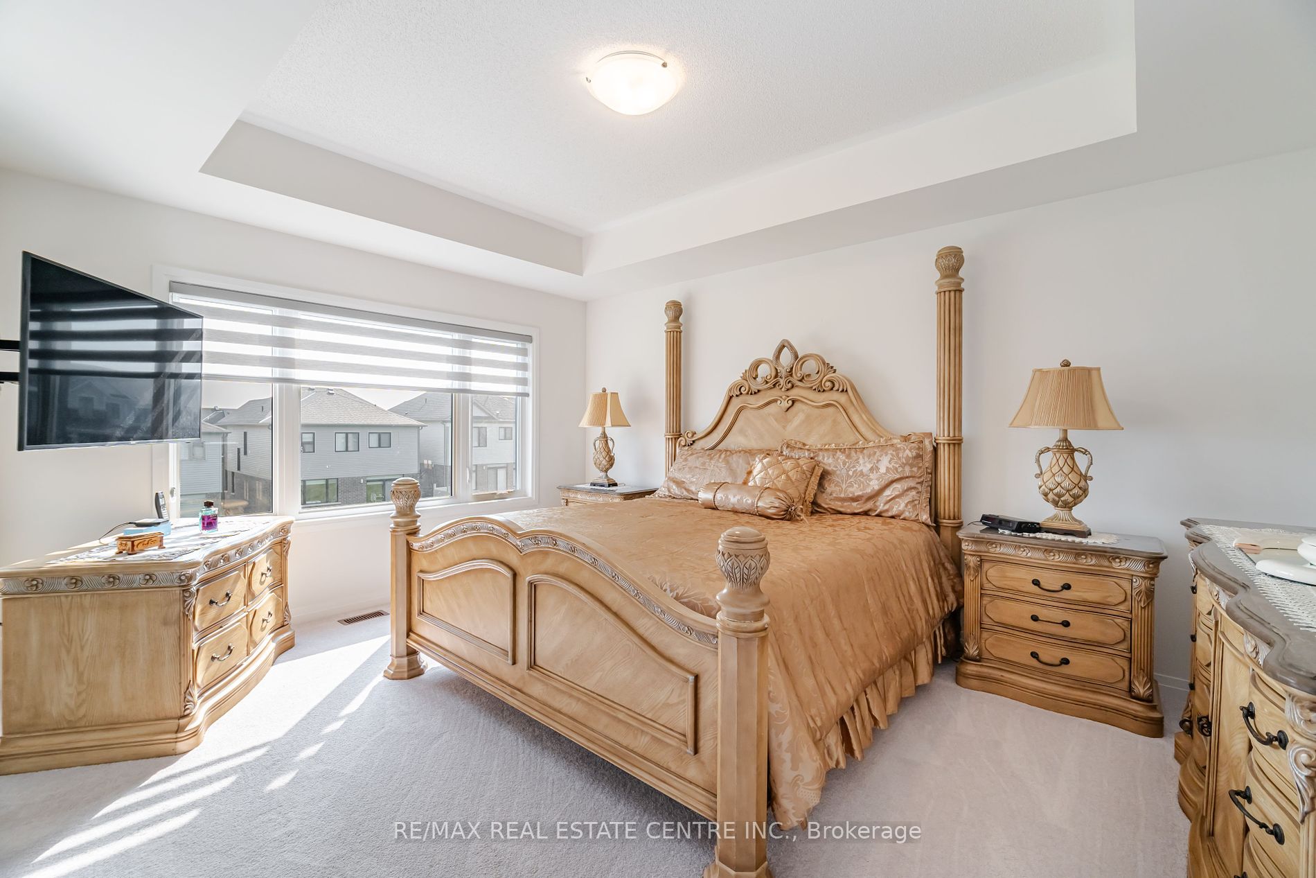 135 Fairey Crescent