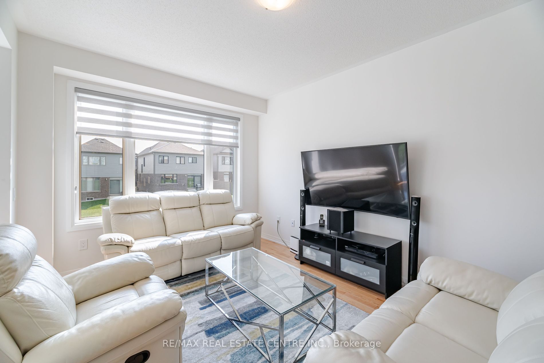 135 Fairey Crescent
