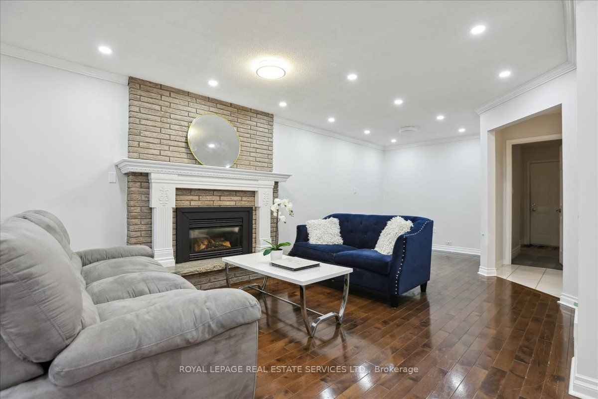 22 Daffodil Crescent