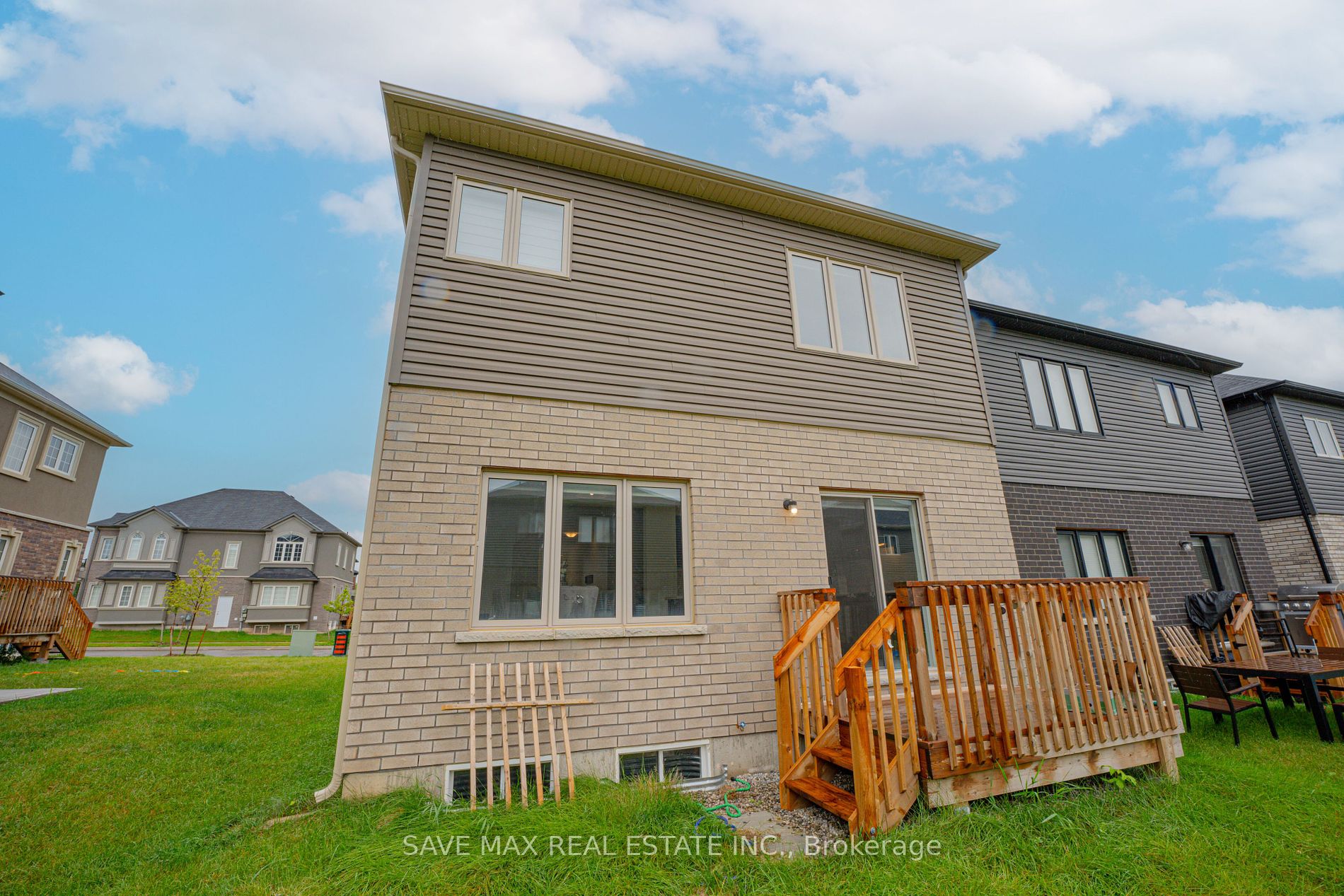 1 Tarrison St