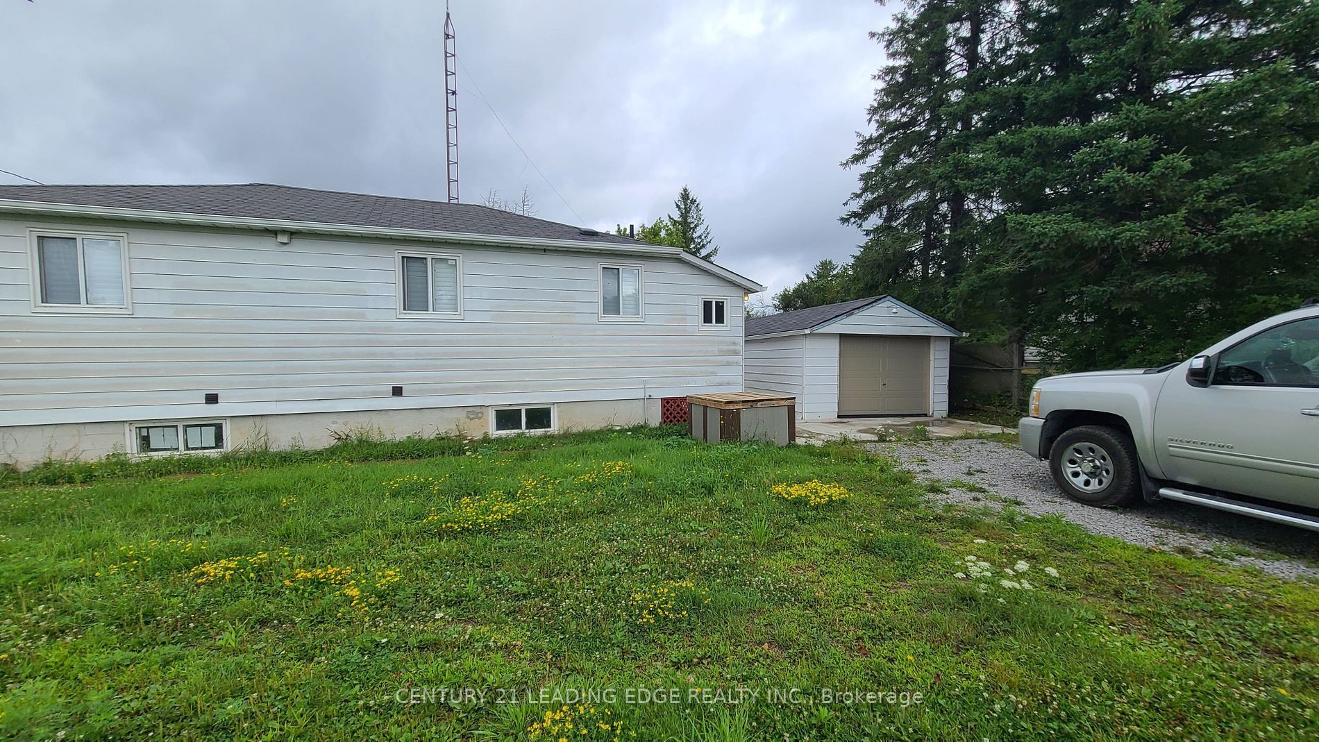 5 Robinson Avenue
