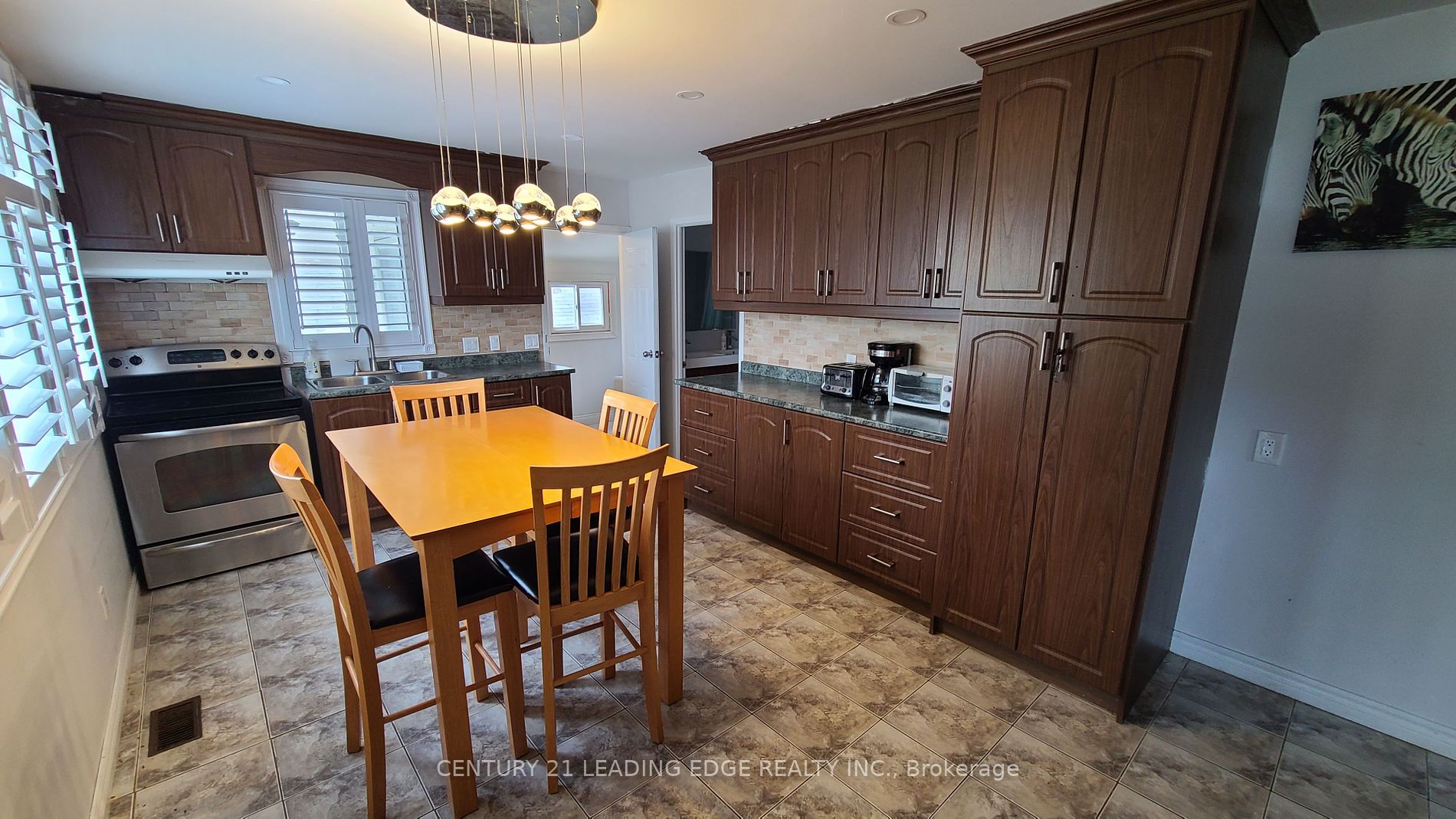 5 Robinson Avenue