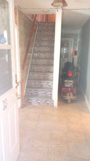 33 Glastonbury Rd