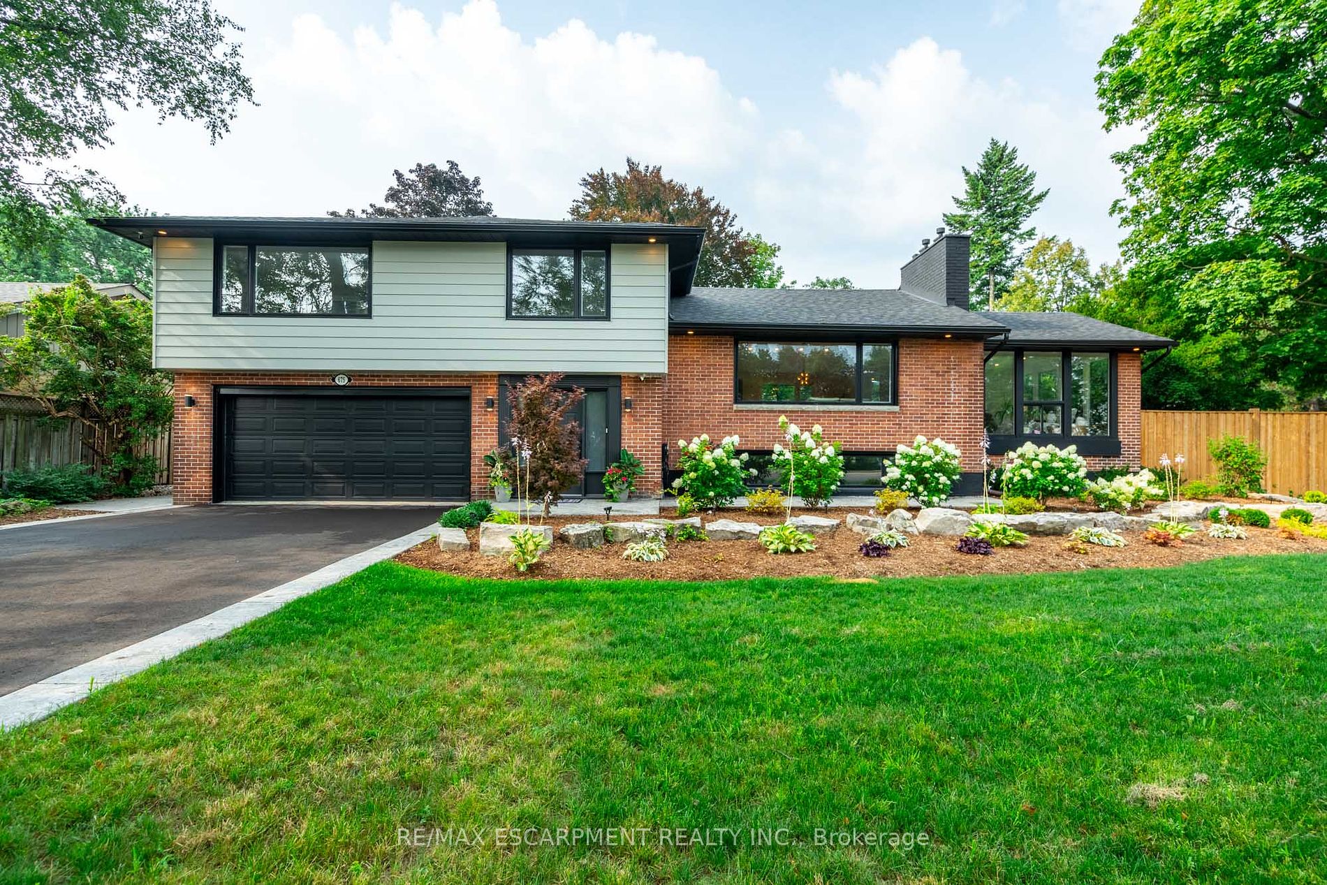 675 Scenic Dr