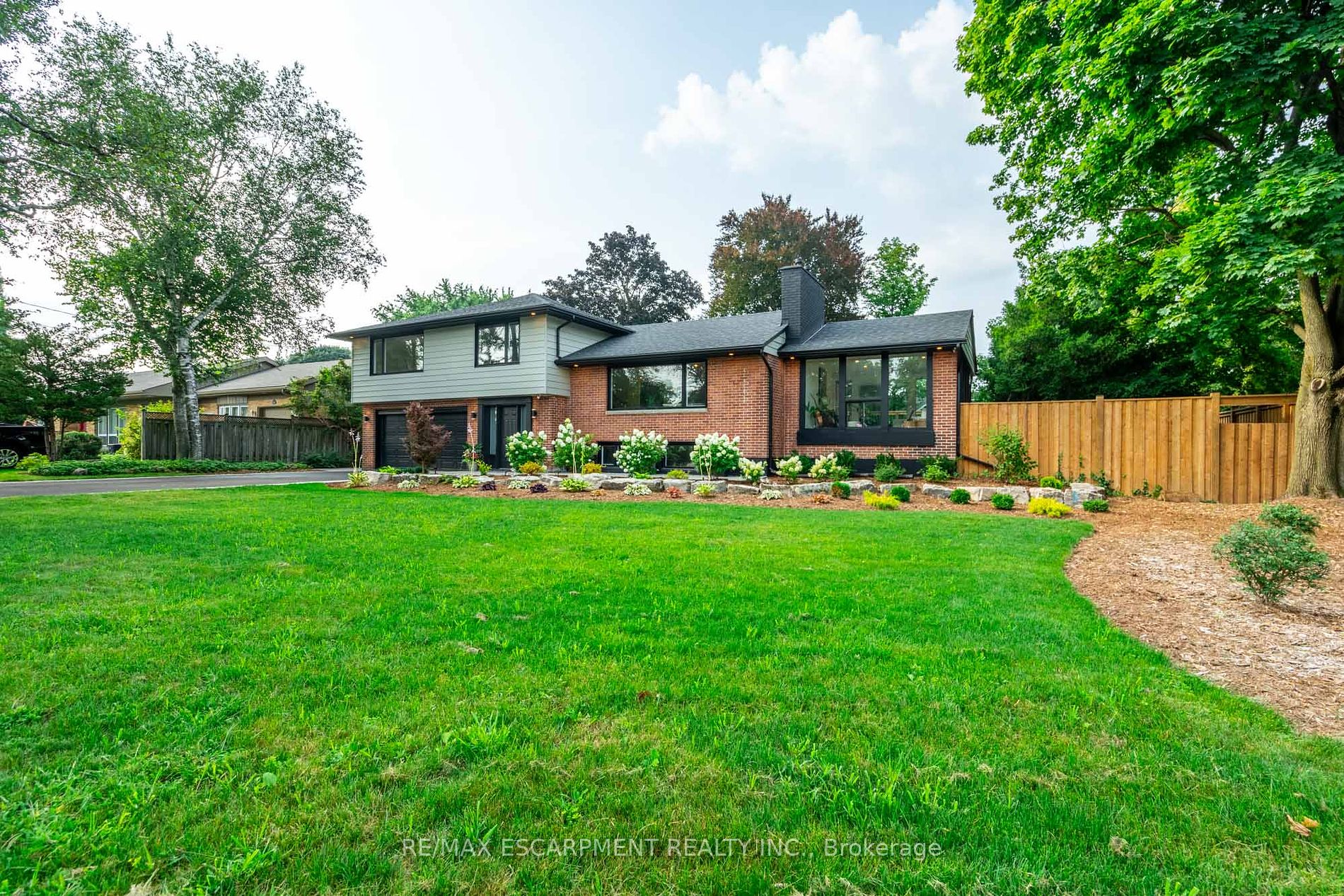 675 Scenic Dr