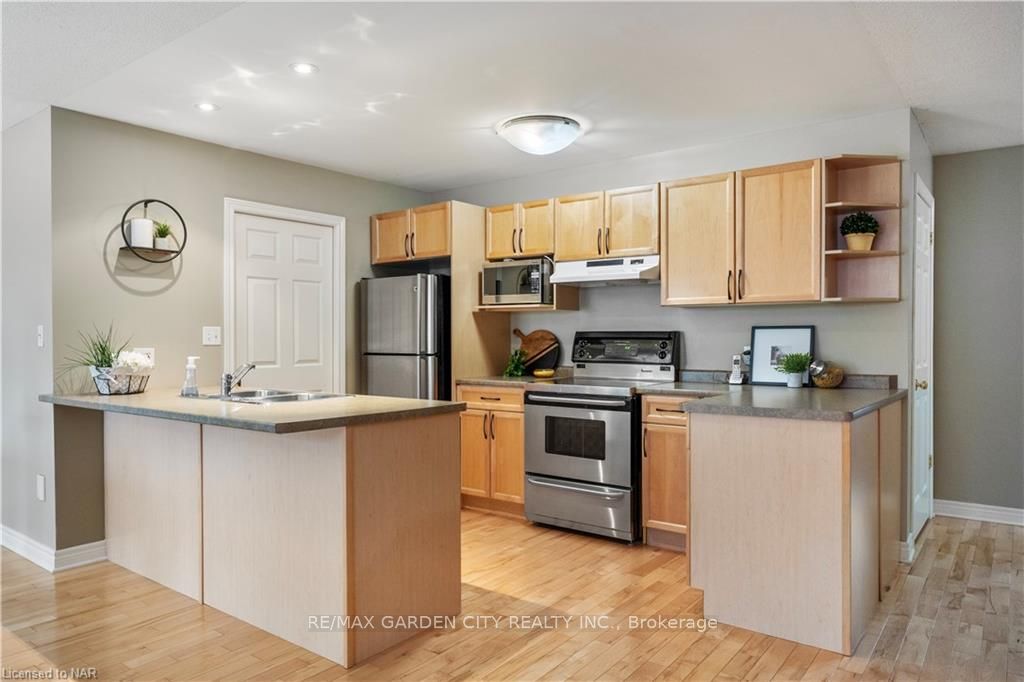 44 Thorold Avenue