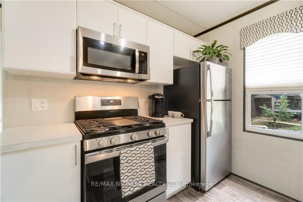 8845 Lundy's Lane, #253