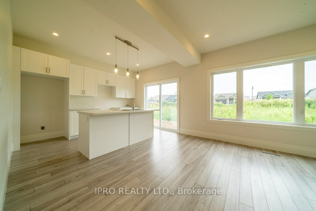 44 Campbell Cres