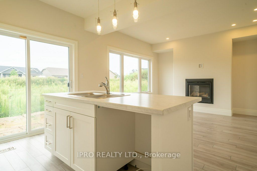 44 Campbell Cres