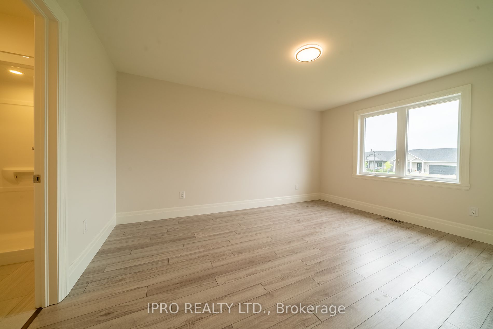 44 Campbell Cres