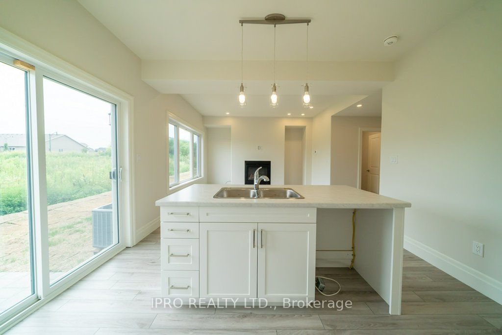 44 Campbell Cres