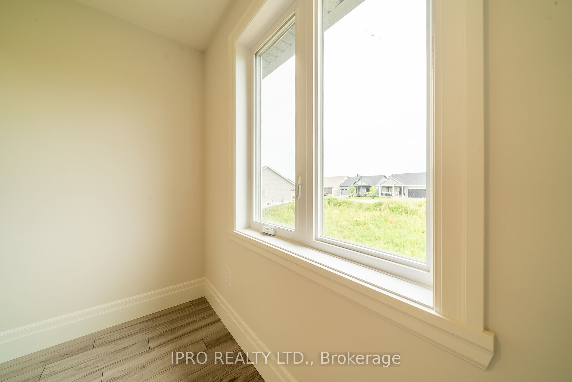 44 Campbell Cres