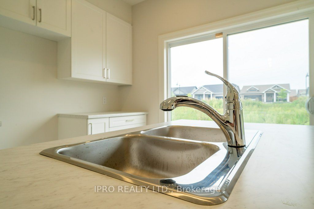 44 Campbell Cres