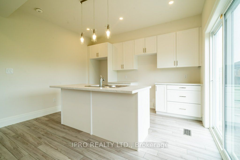 44 Campbell Cres