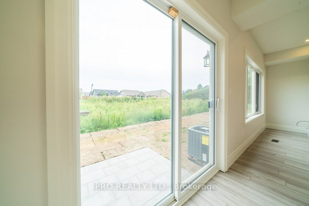 44 Campbell Cres