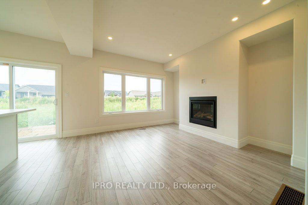 44 Campbell Cres