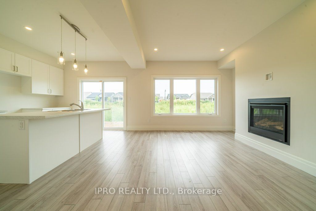 44 Campbell Cres