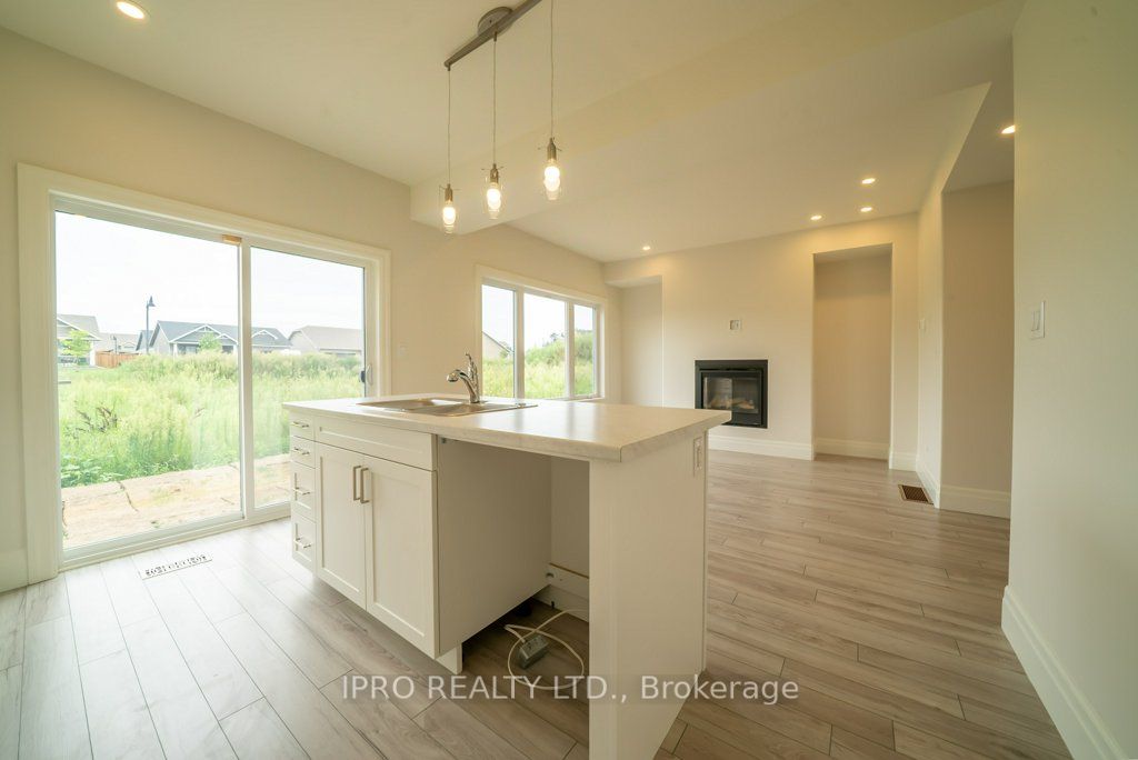 44 Campbell Cres