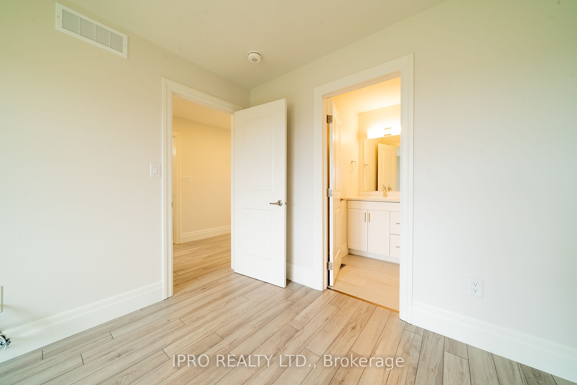 44 Campbell Cres