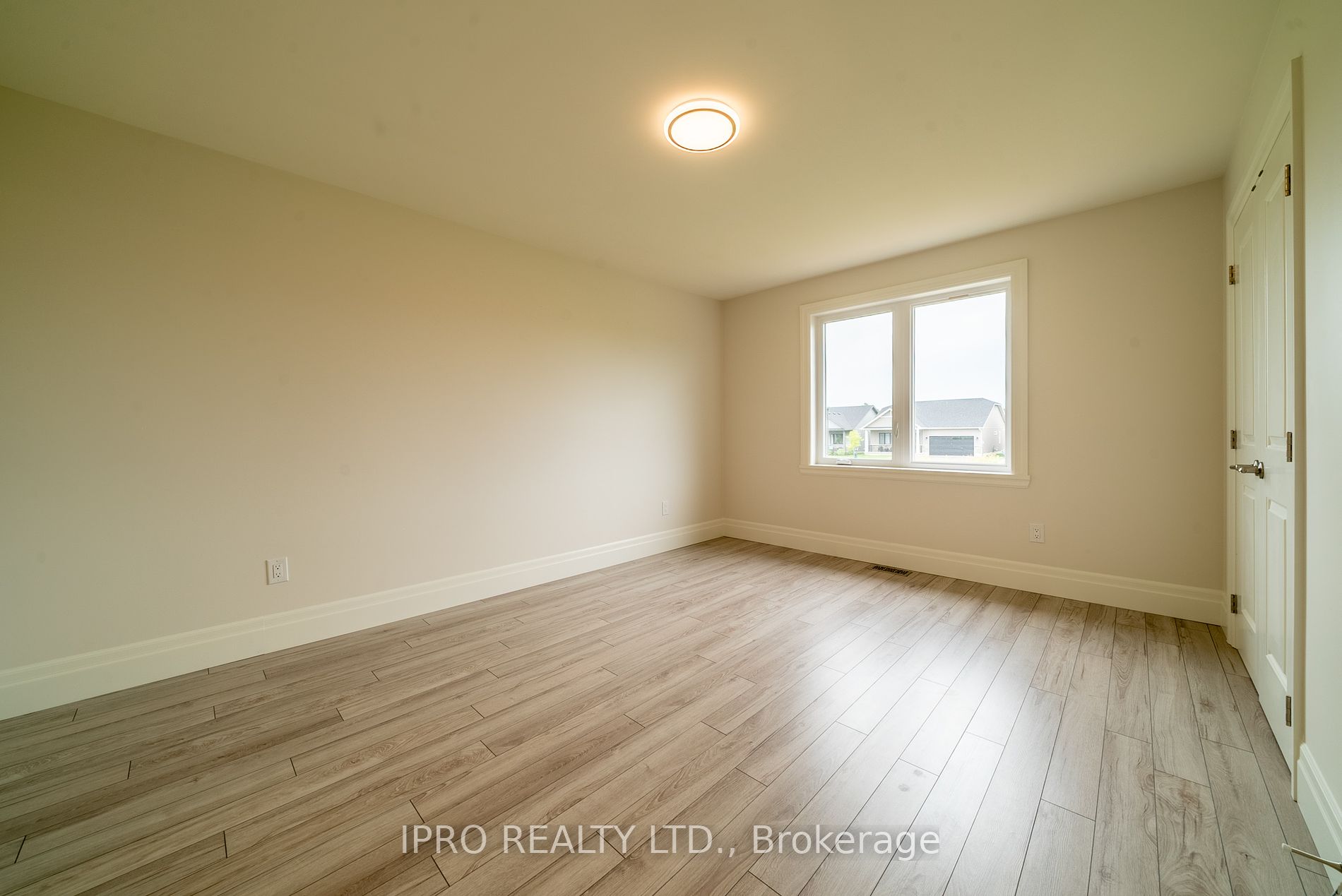 44 Campbell Cres