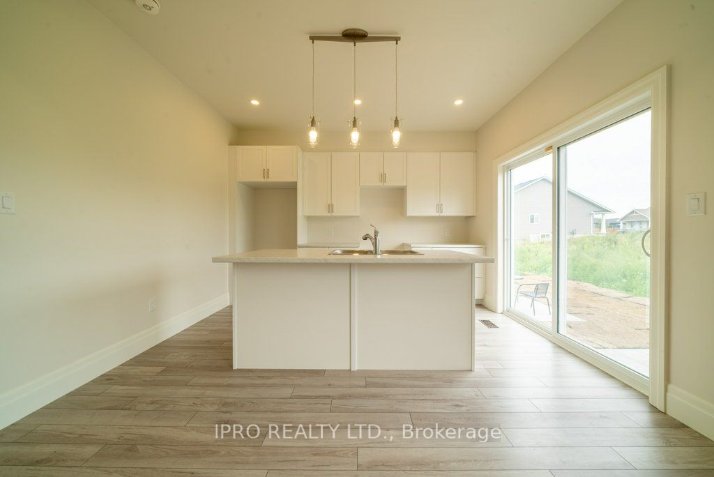 44 Campbell Cres