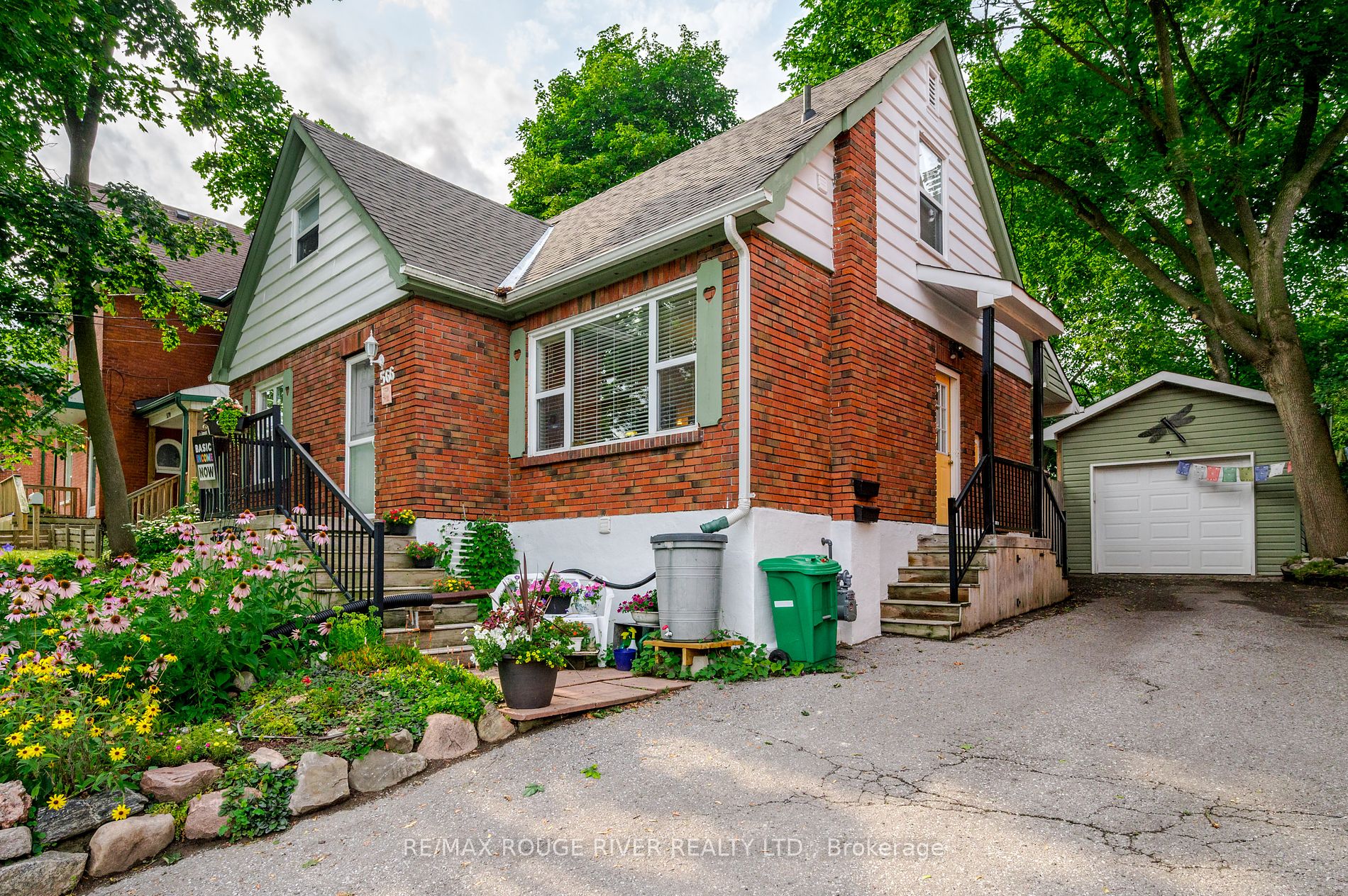 566 Sherbrooke Street