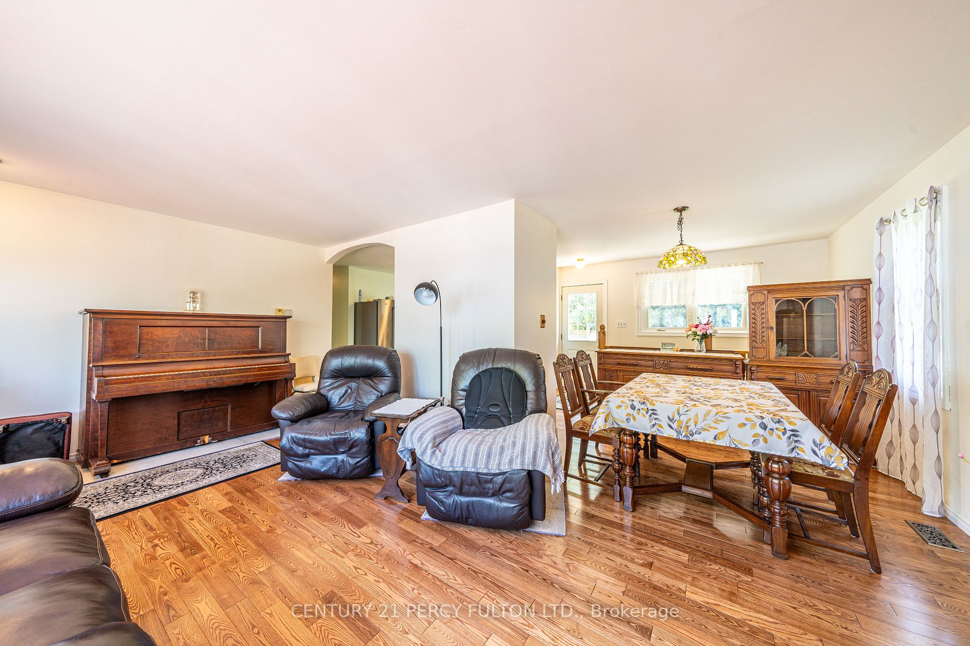 5048 Rice Lake Drive