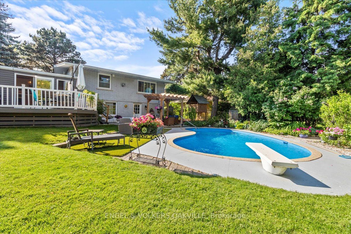 14 Lynnwood Ave