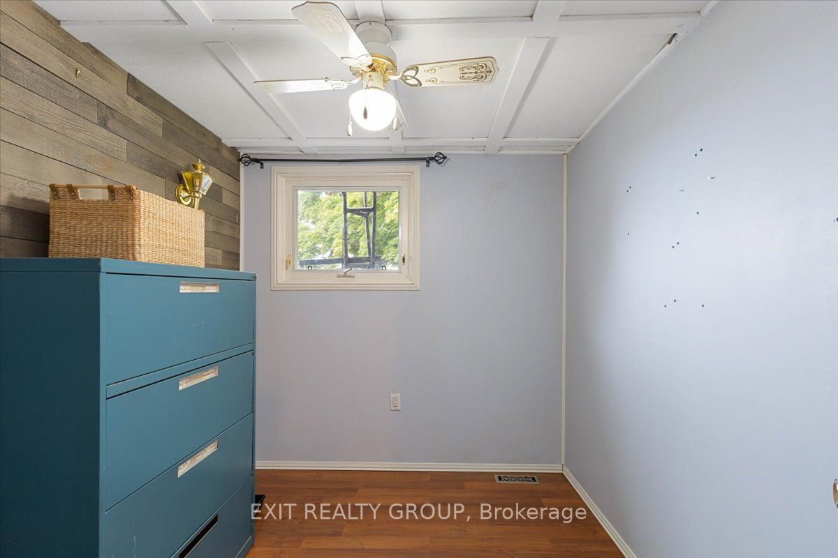82 Outlet Rd
