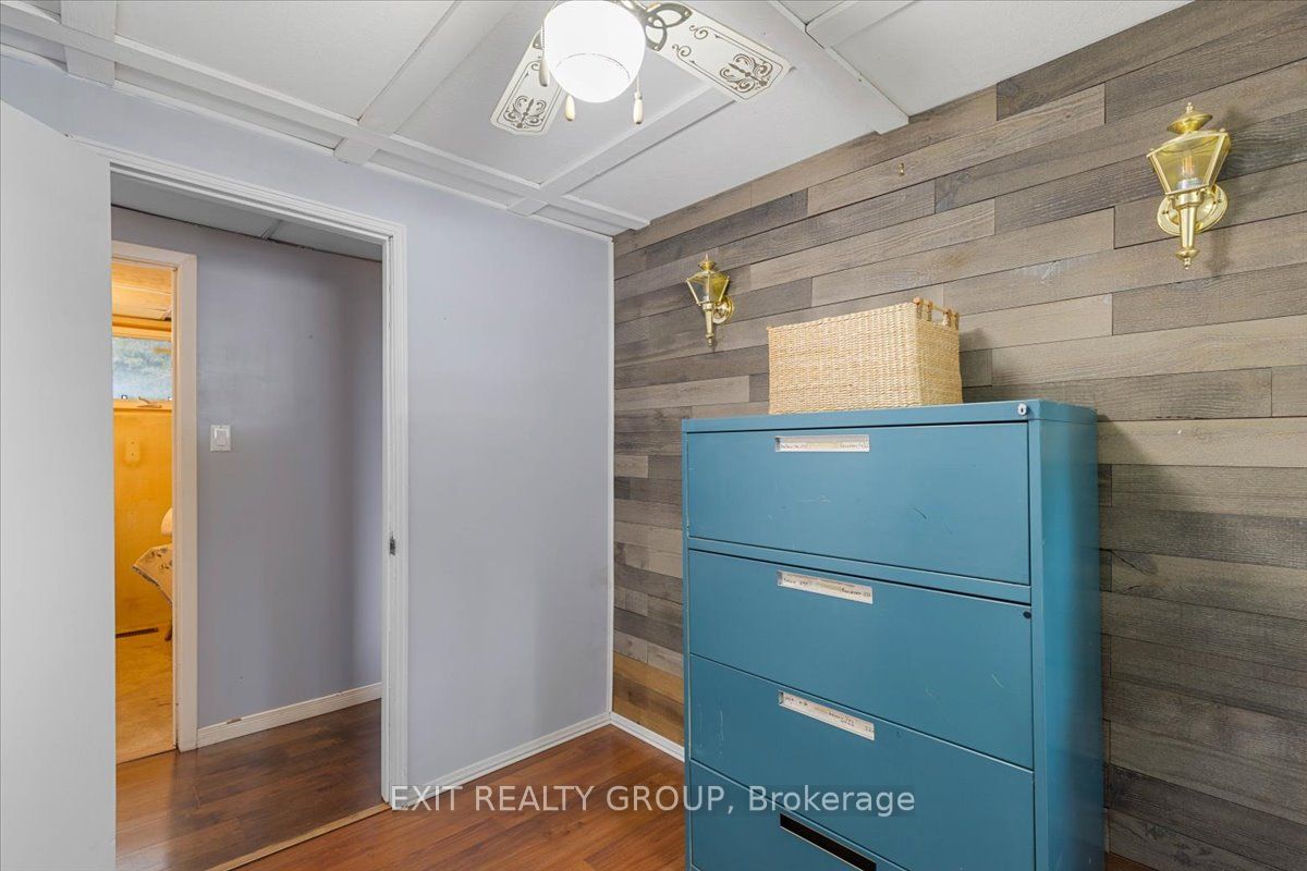 82 Outlet Rd