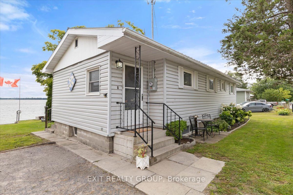 82 Outlet Rd