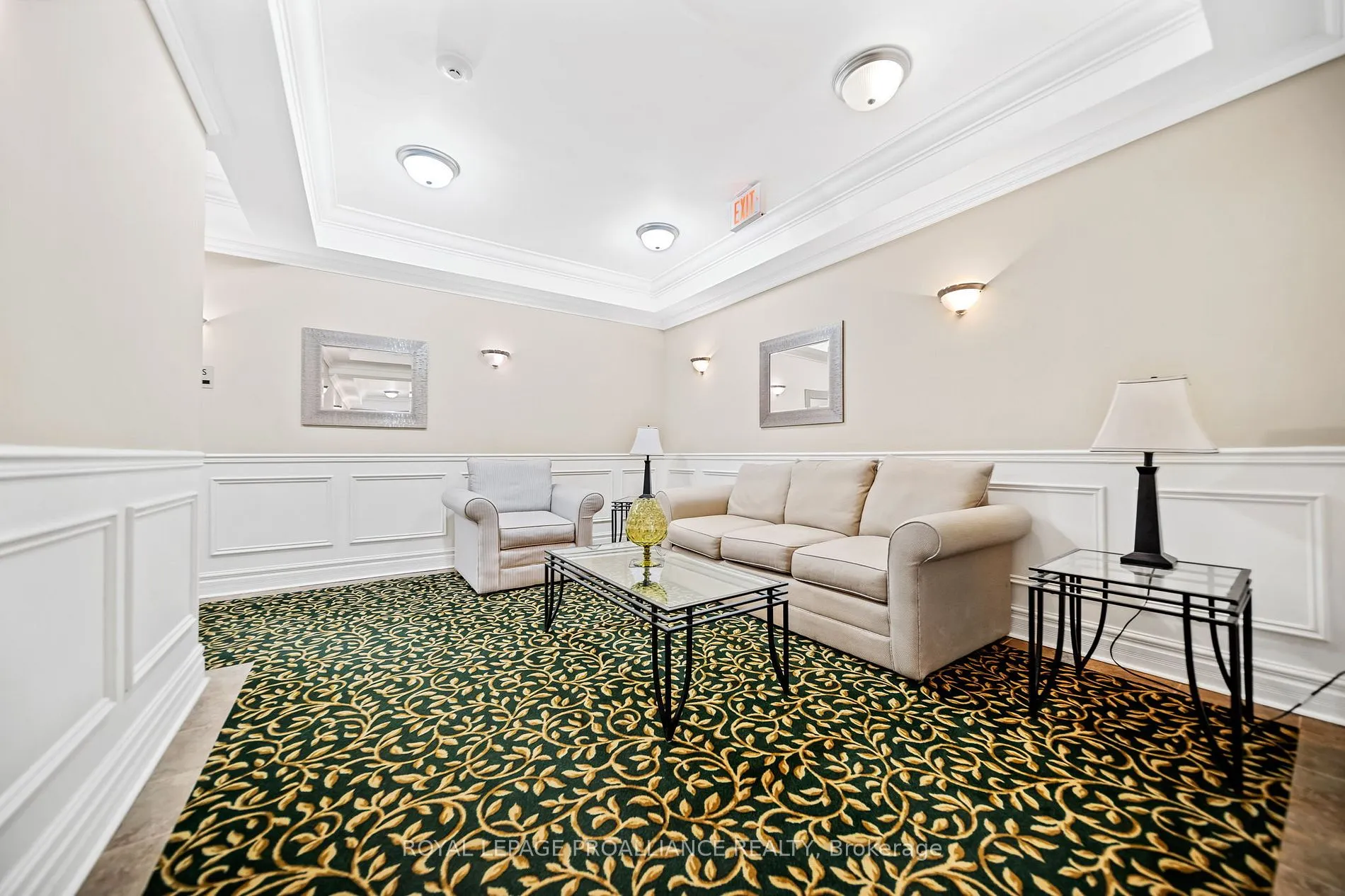 323 George St, #206