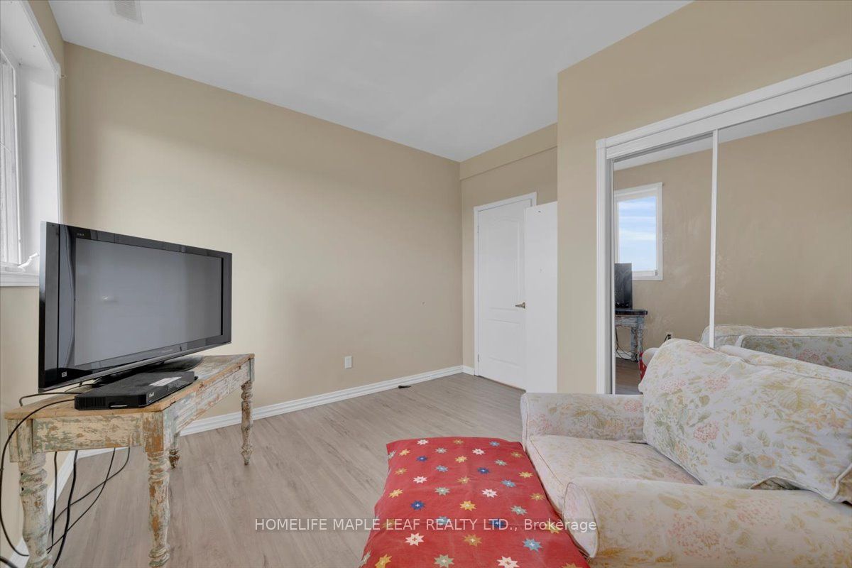 387181 20th Side Road E