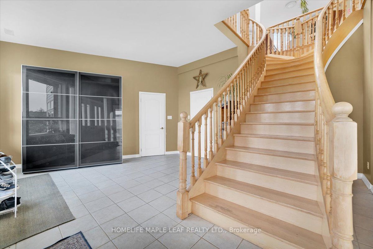 387181 20th Side Road E