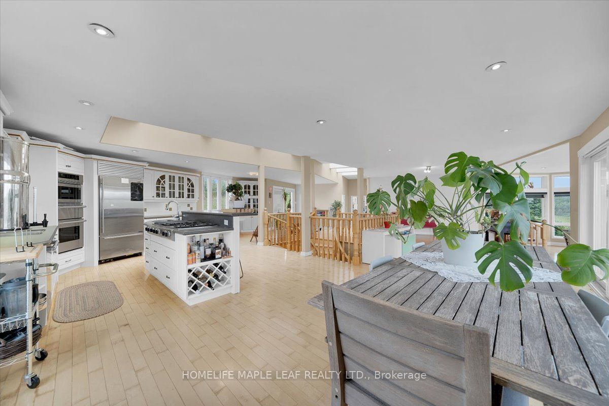 387181 20th Side Road E