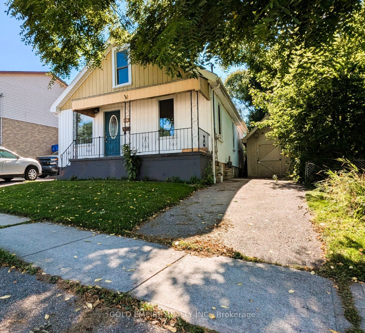 80 Mackay Avenue