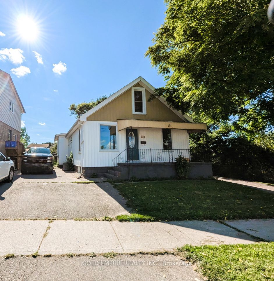 80 Mackay Avenue