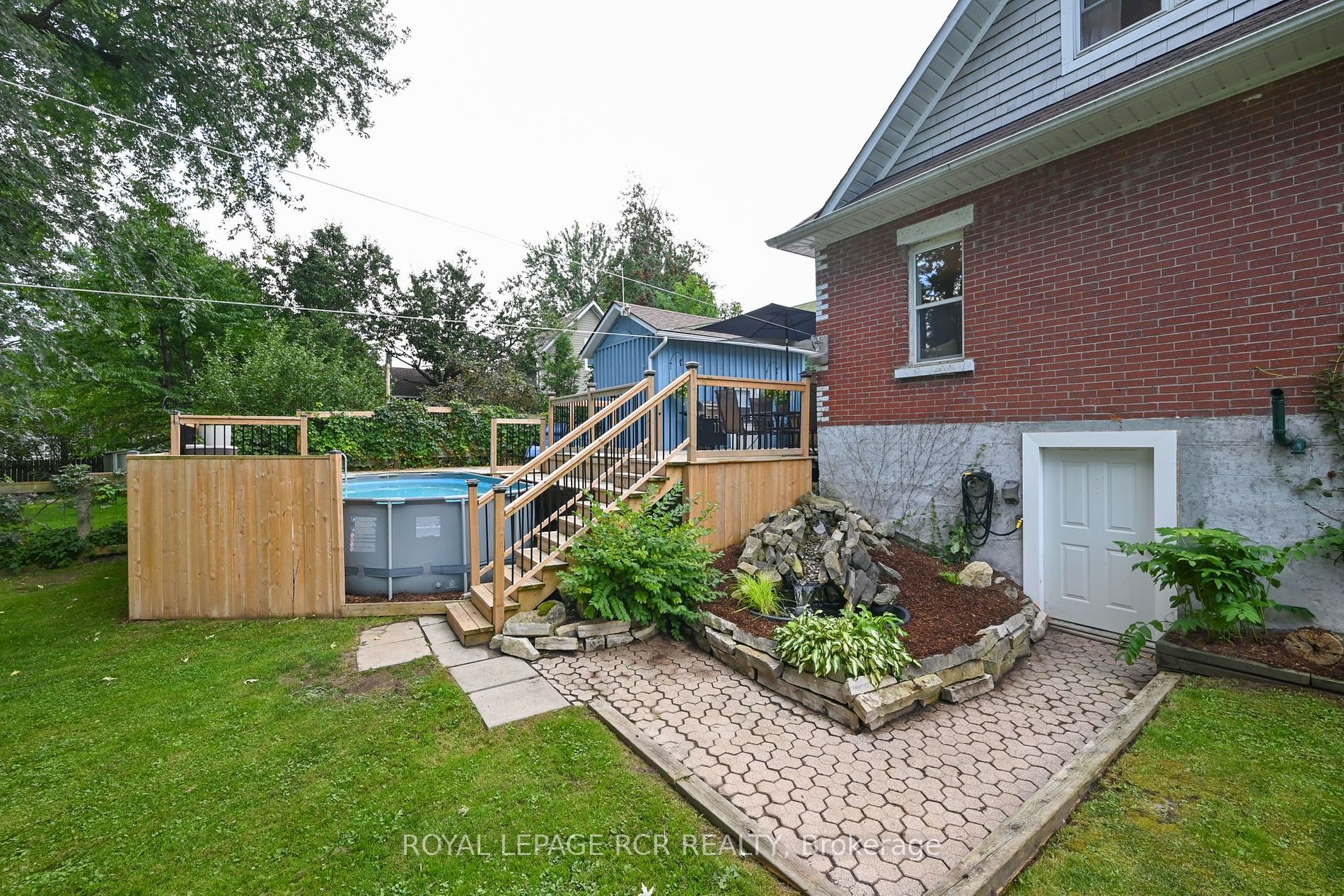 307 Victoria St
