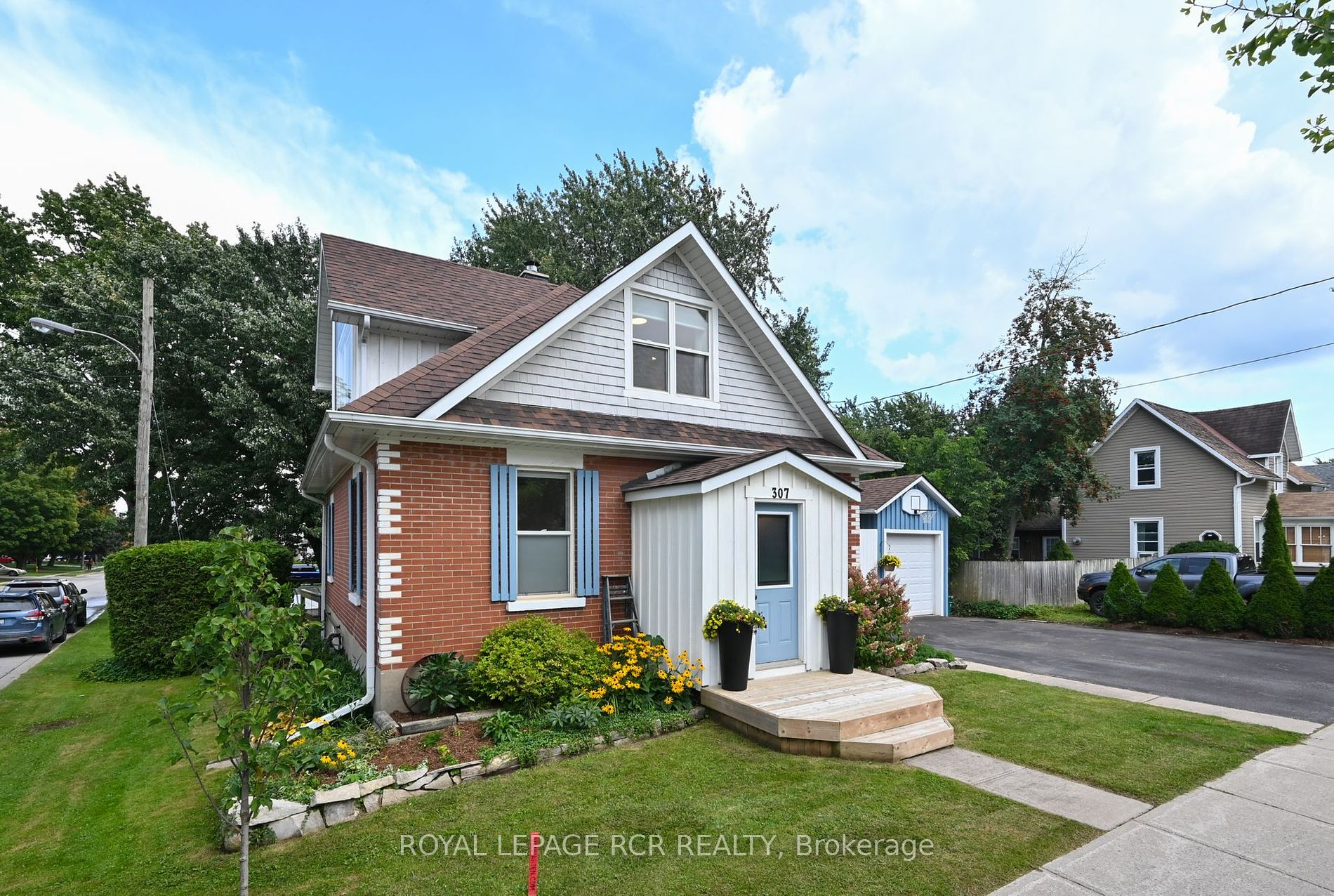 307 Victoria St