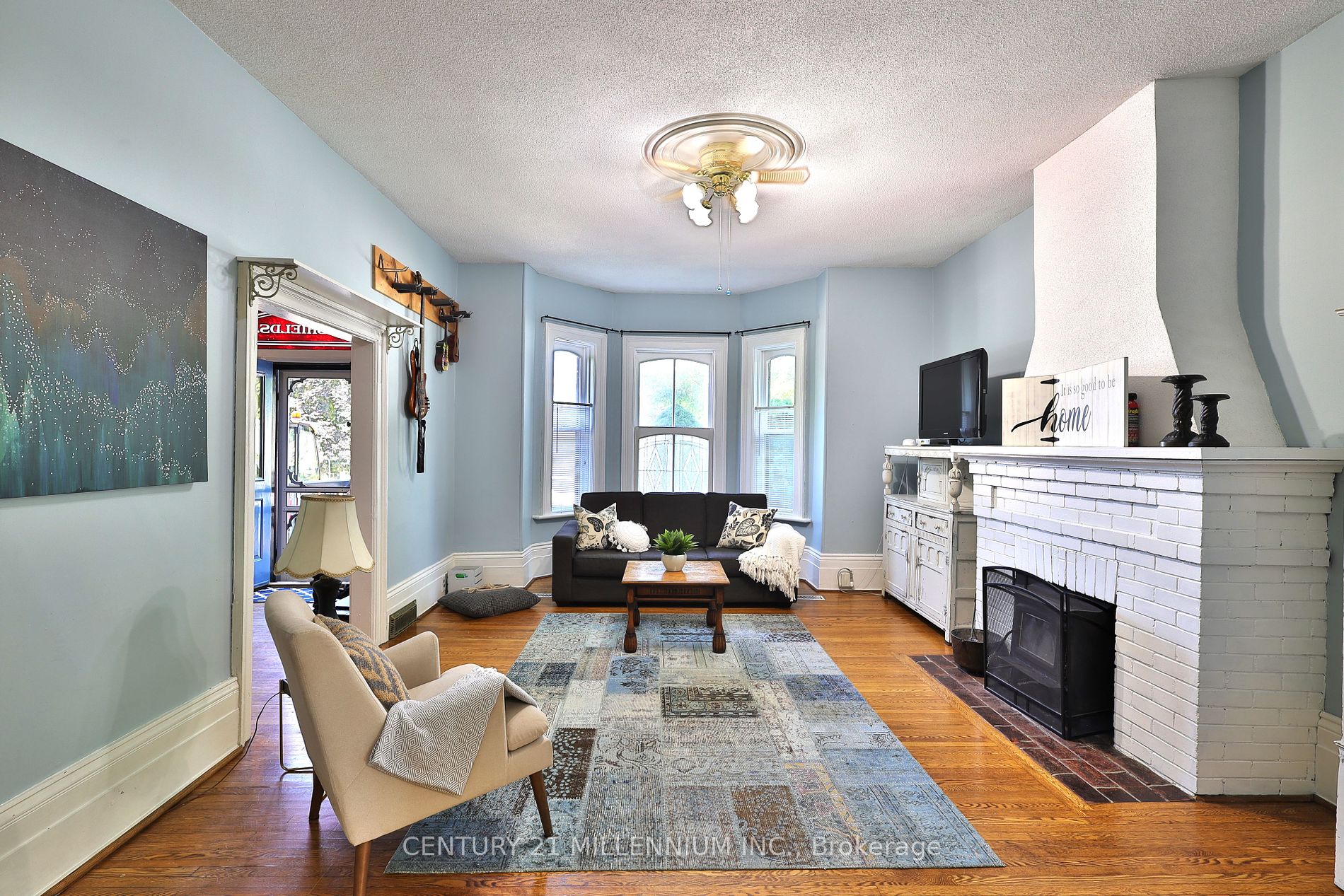 301 Main Street W