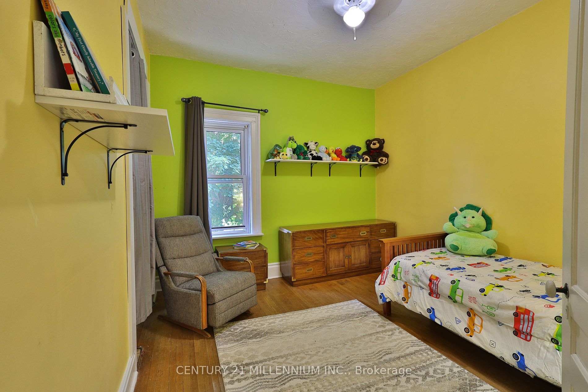 301 Main Street W