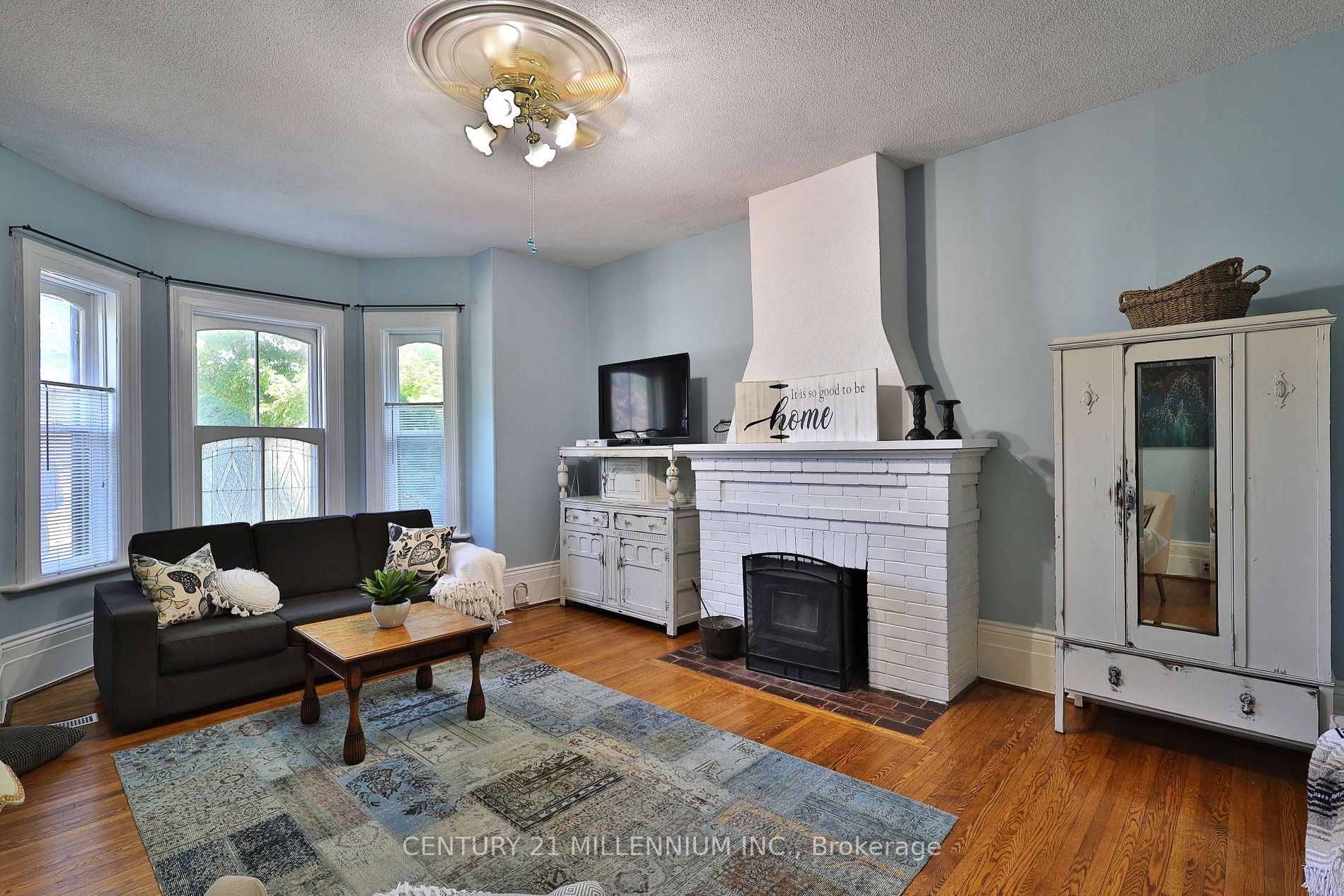 301 Main Street W