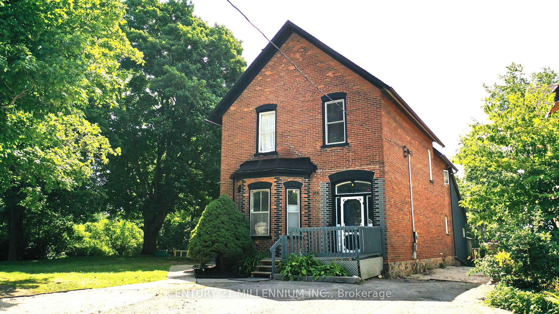 301 Main Street W