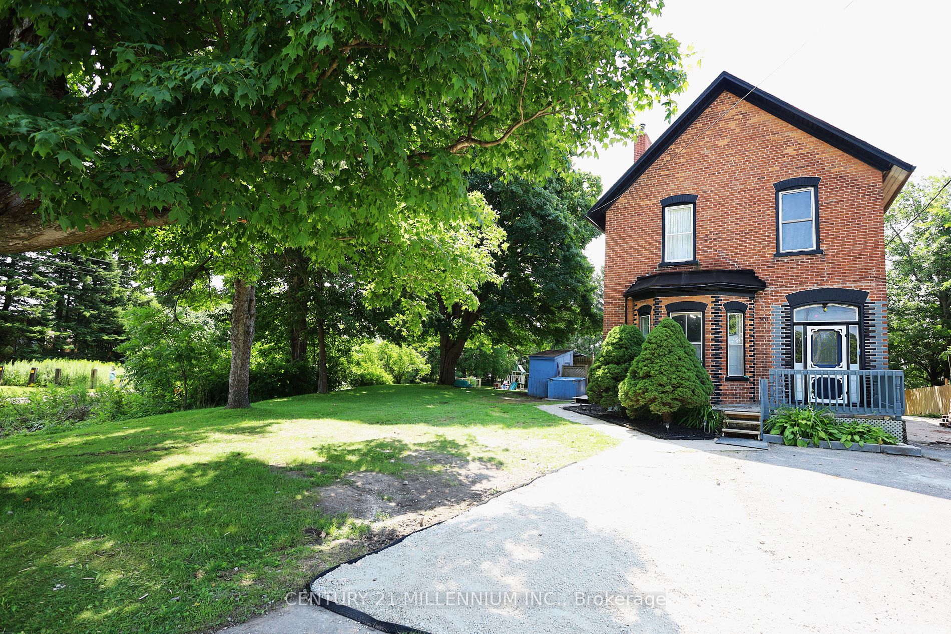 301 Main Street W