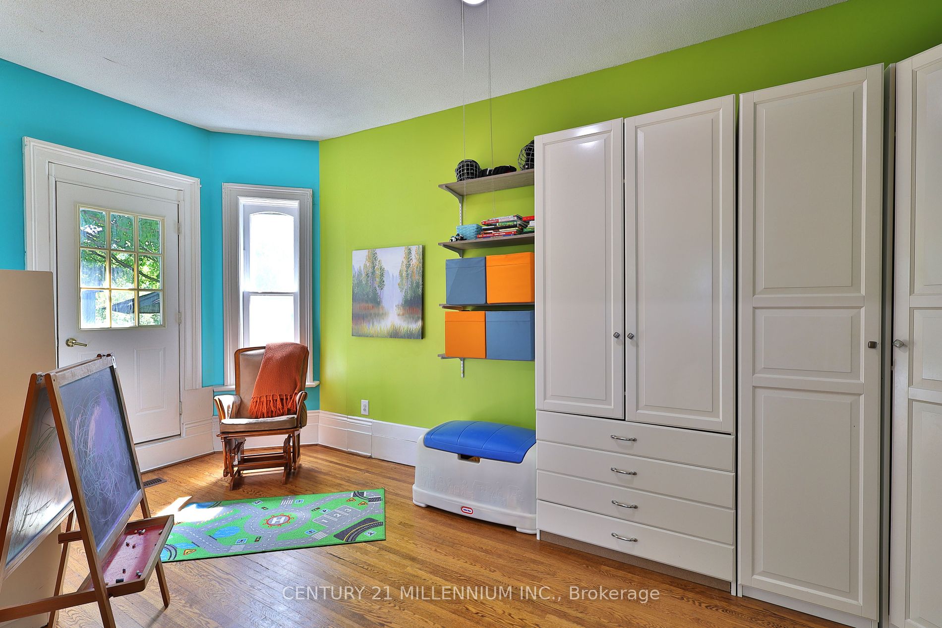 301 Main Street W