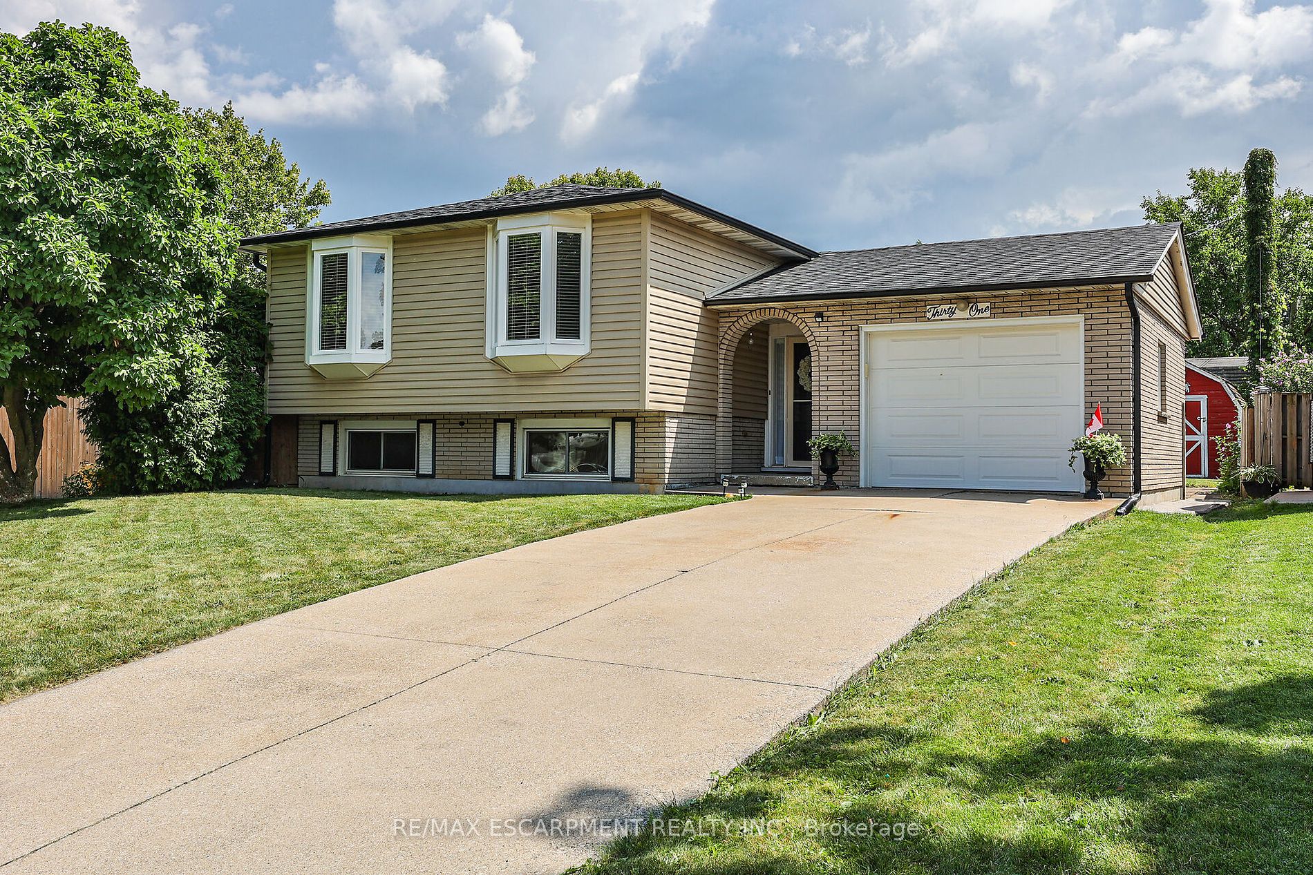 31 Country Club Drive