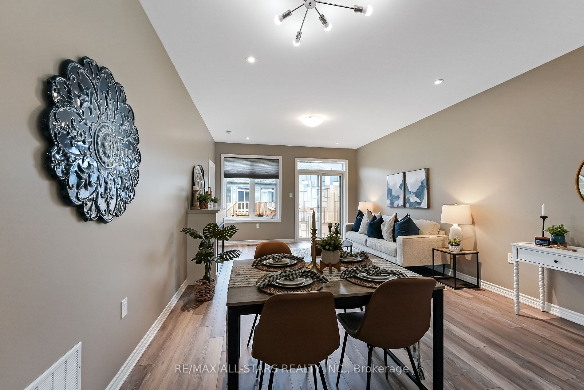 17 Lakewood Crescent, #29
