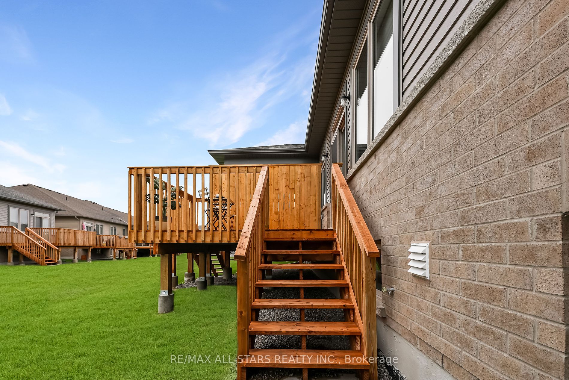 17 Lakewood Crescent, #29