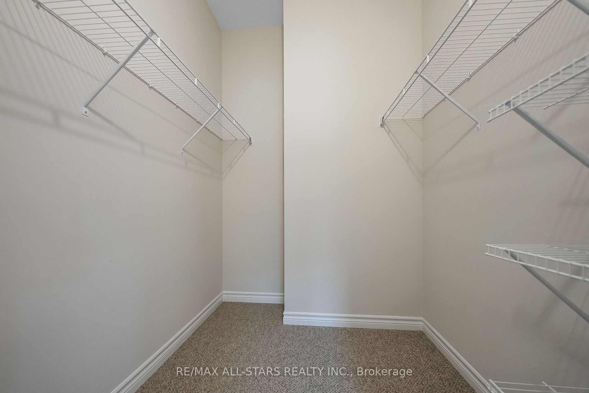 17 Lakewood Crescent, #29